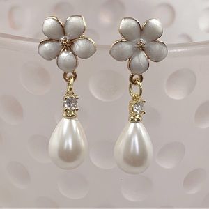 Pearl Flower Gold Ivory Handmade Dangle Earrings